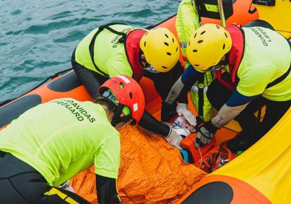 Servicios de Socorrismo en Playas: Dispositivos sanitarios y medicinas